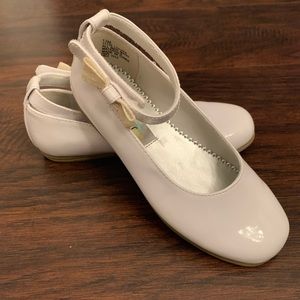 Girls white shoes